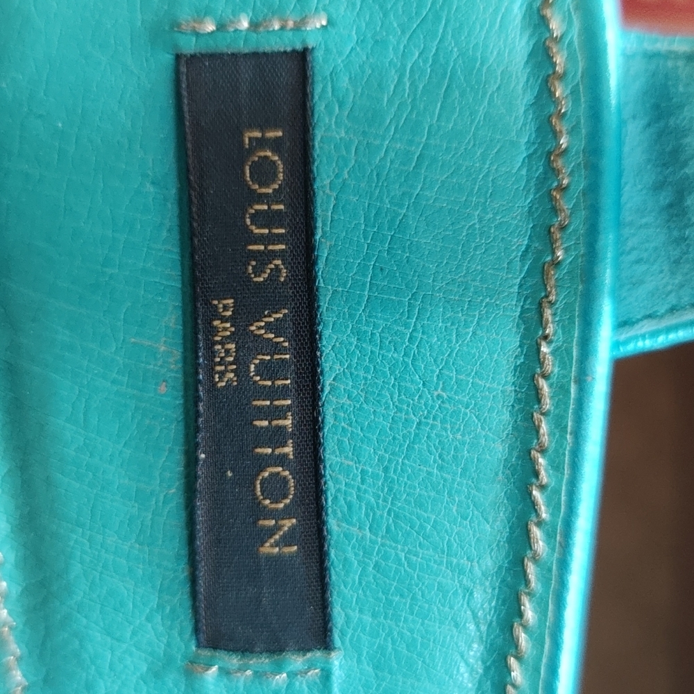 Louis Vuitton ostrich leather heels size 40 - Picture 2 of 9